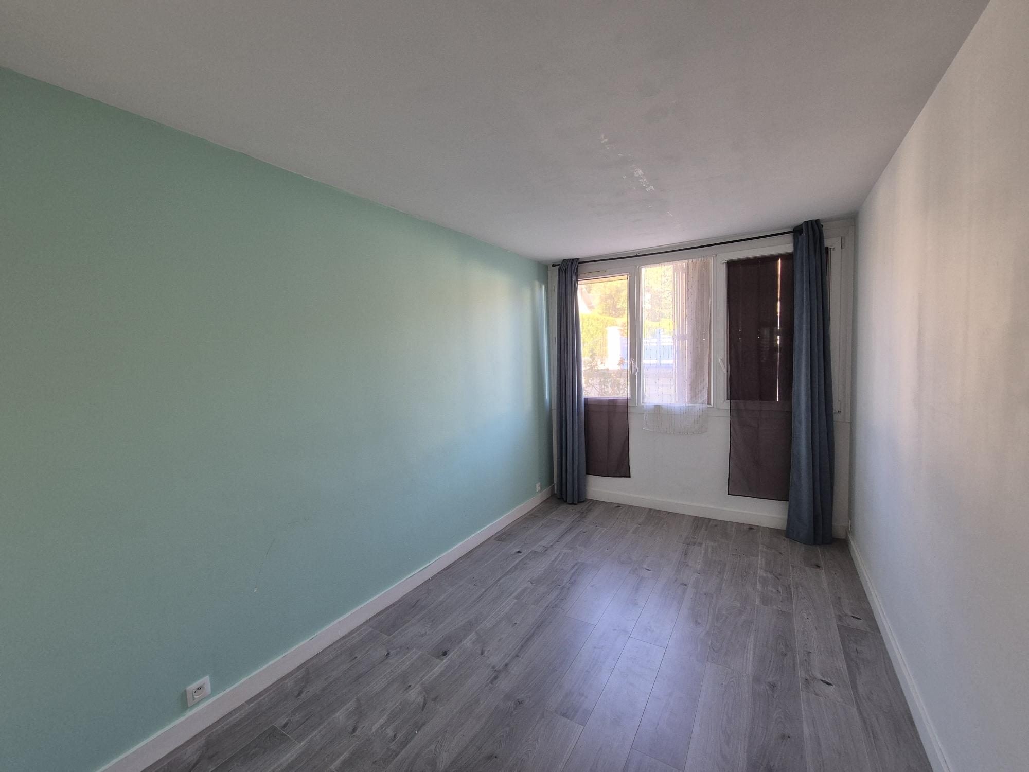 Flat Chemin des Hires in Taverny