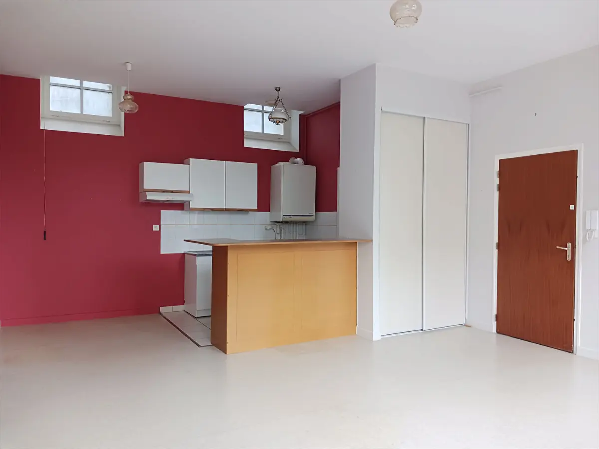 Flat Parvis Notre-Dame in Mayenne