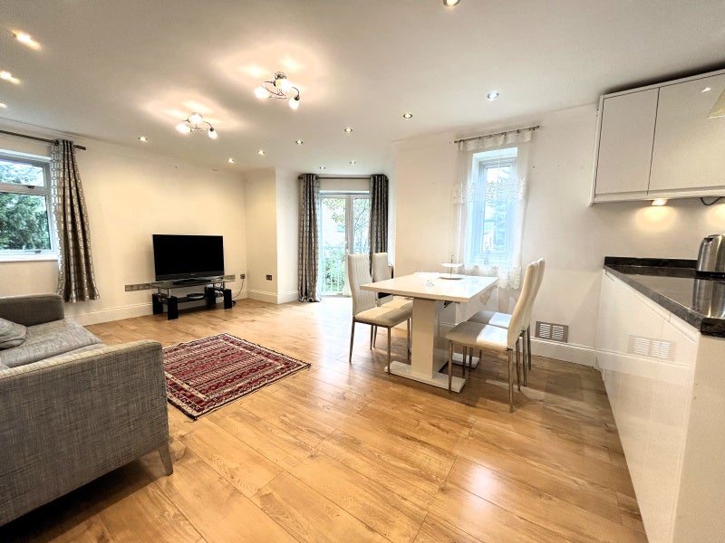 Flat Ridgemont Close in Oxford