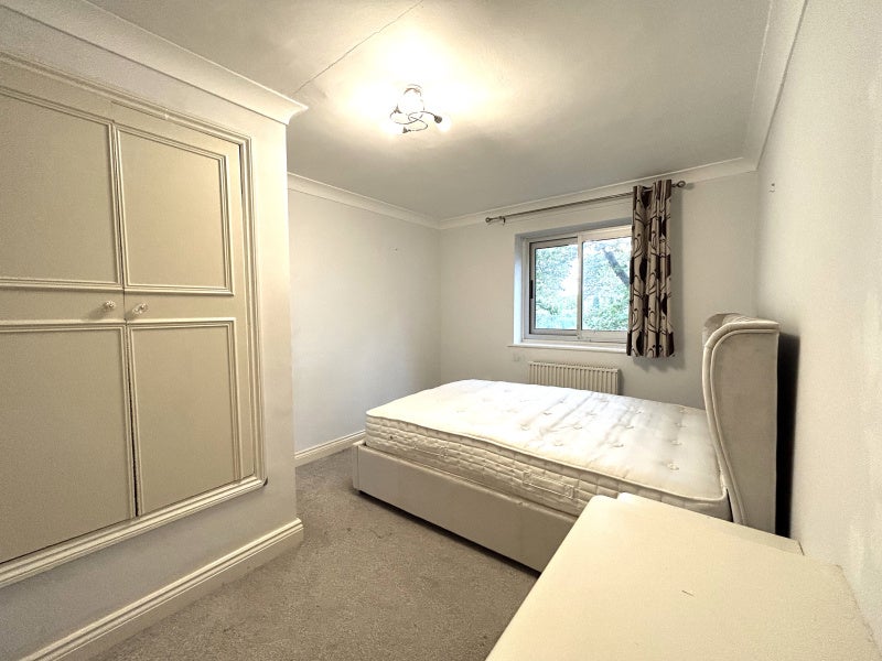 Flat Ridgemont Close in Oxford