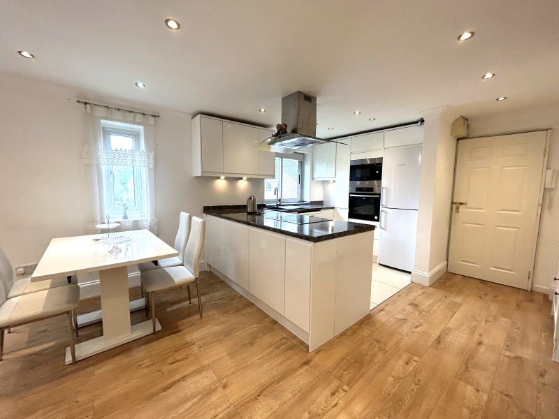 Flat Ridgemont Close in Oxford