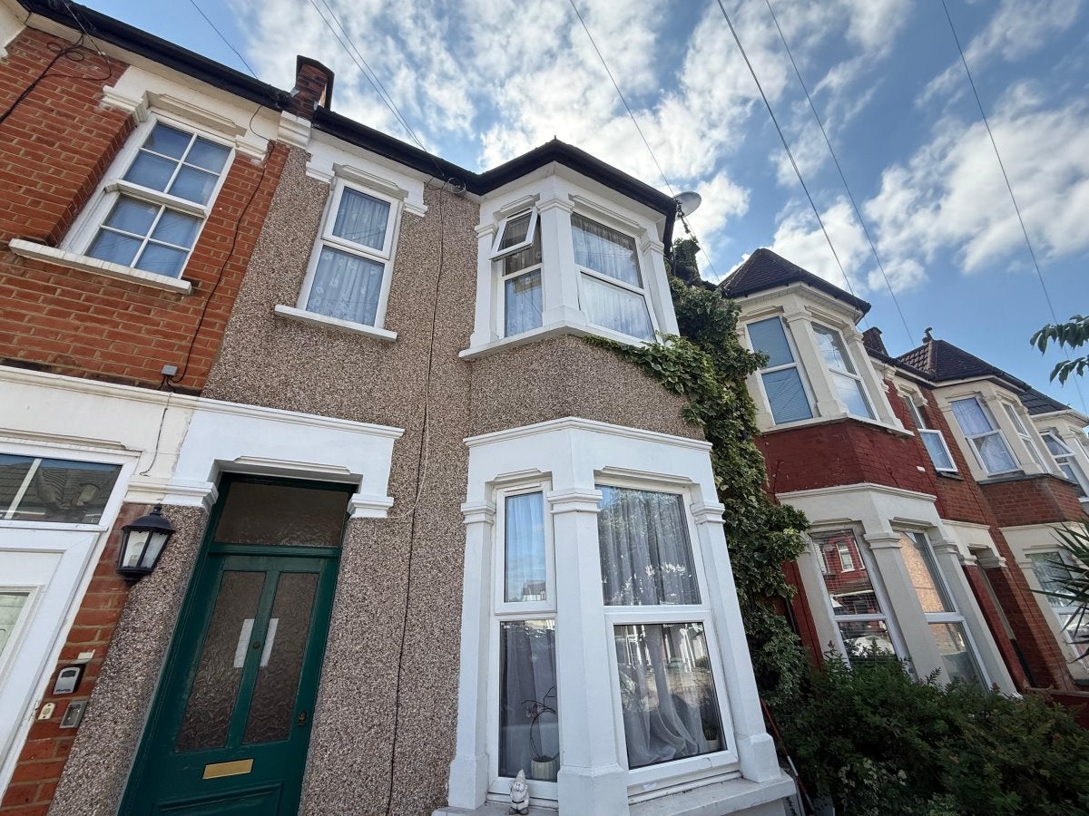 Flat Aberdeen Road in Greater London