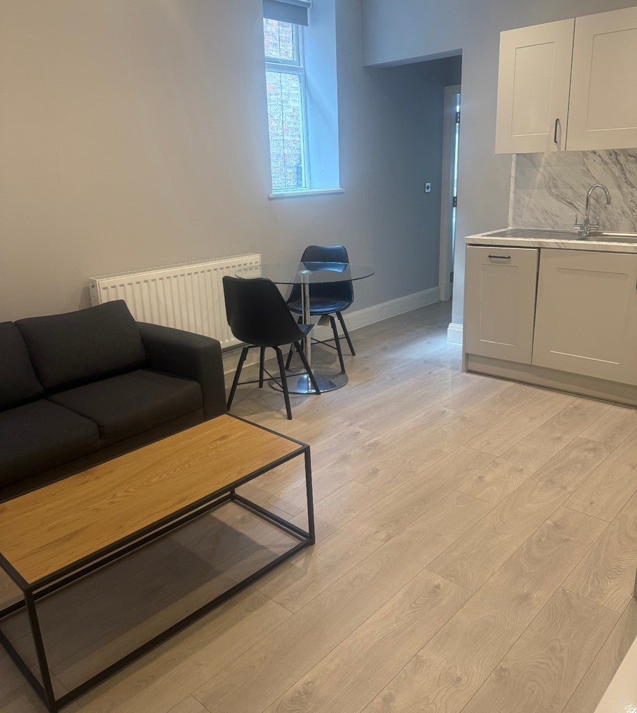 Flat West Cliff in Preston