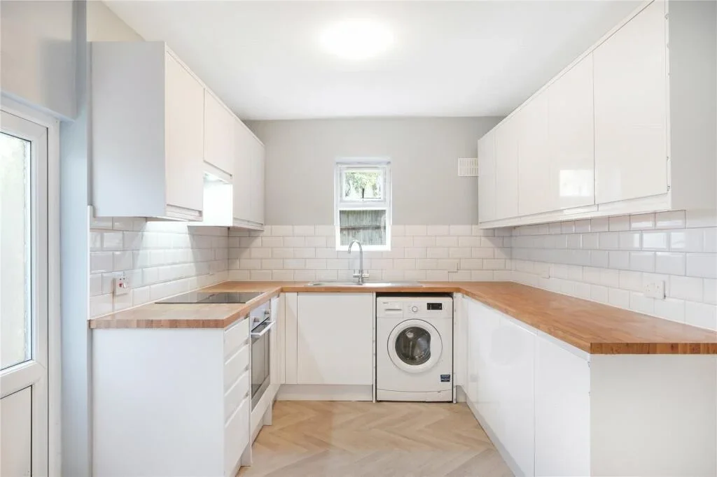 House Harcourt Road in Greater London