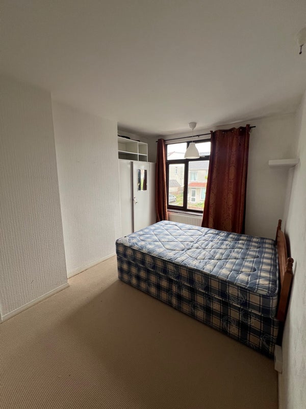 Room Oakley Road in Bristol