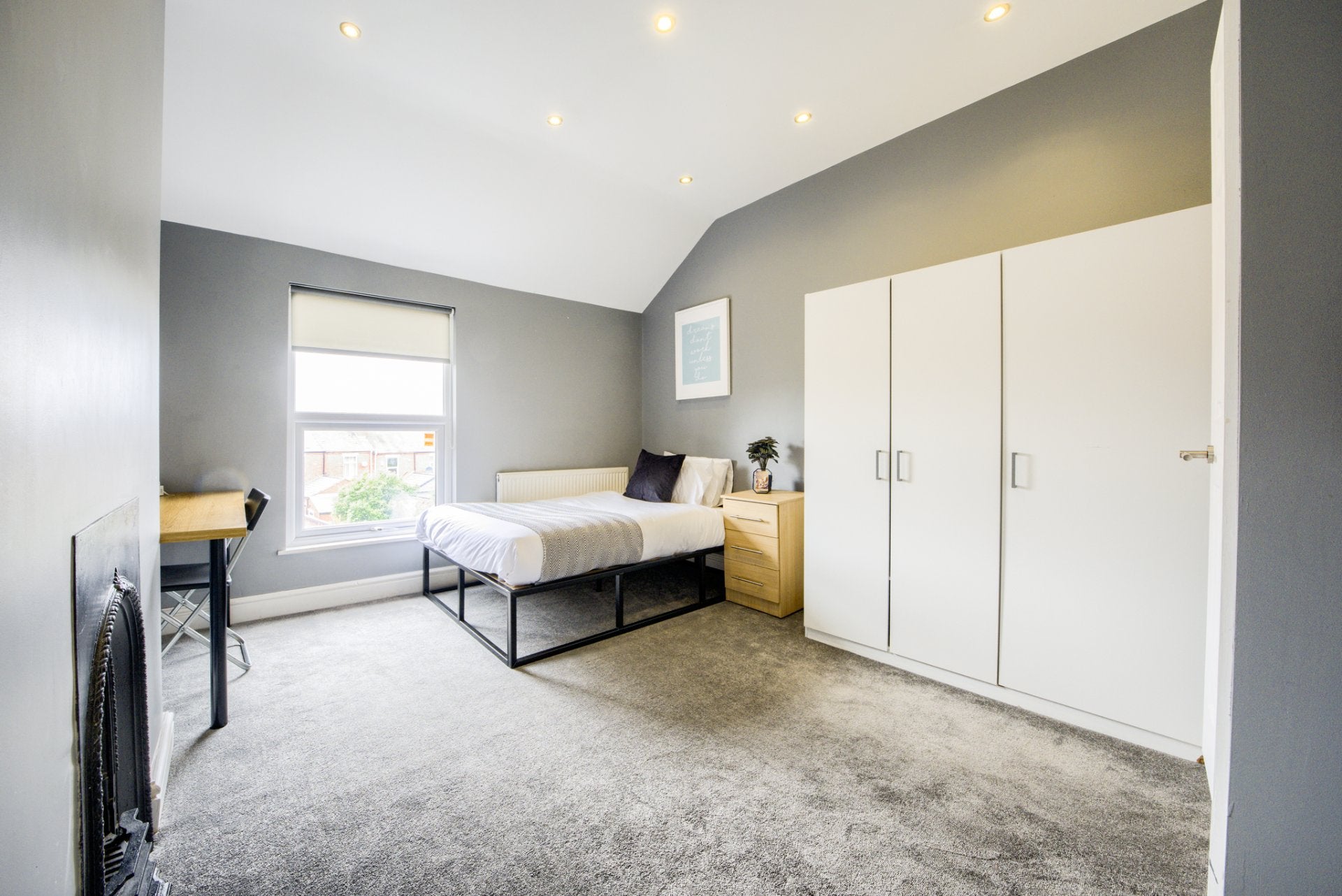 Room Broomfield Road in Coventry