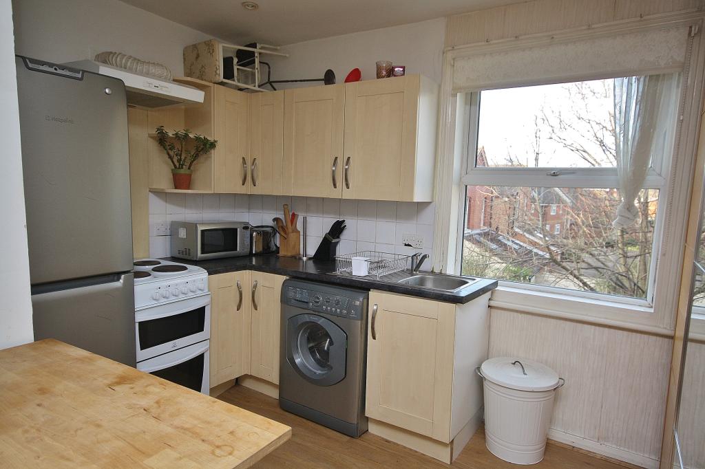 Flat York Road in Guildford
