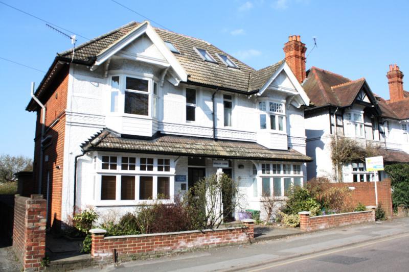 Flat York Road in Guildford