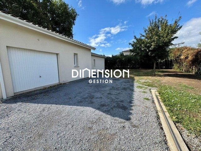 House Route de Carignan in Latresne