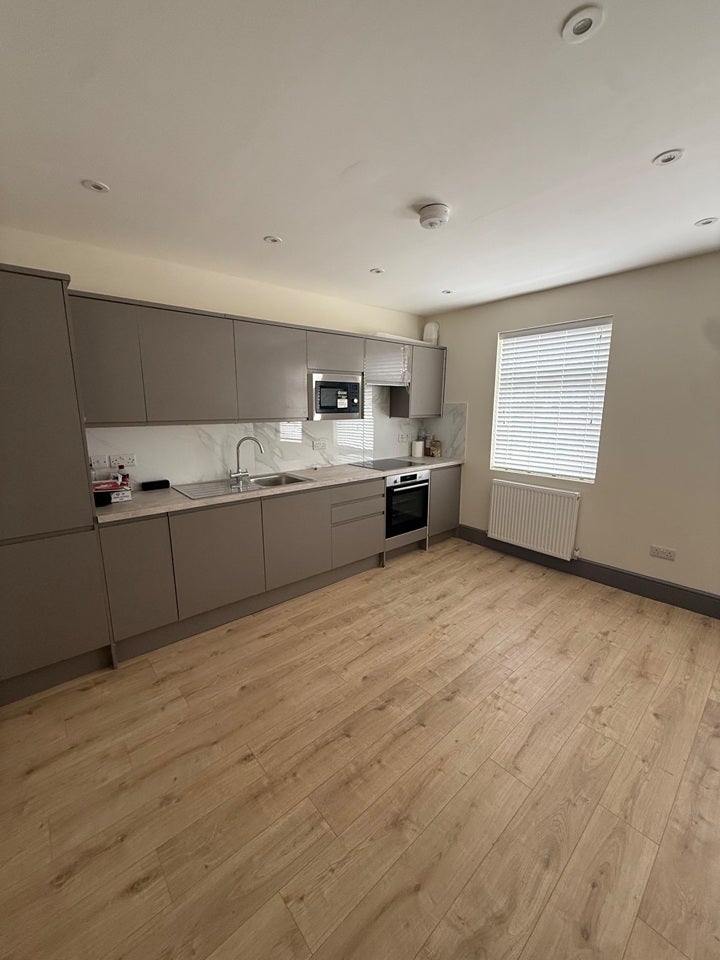 Room Harrow Road in Greater London