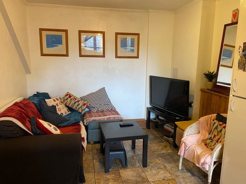 Room Upper Gulland Walk in Greater London