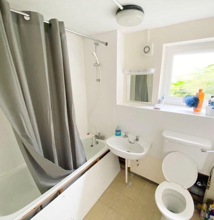Room Stuppington Lane in Canterbury
