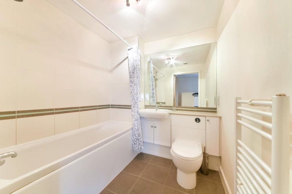 Flat Chancellor Place in Greater London