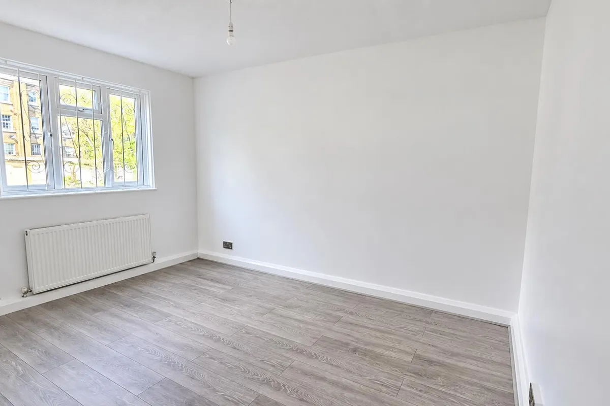 Flat Brixton Hill in Greater London