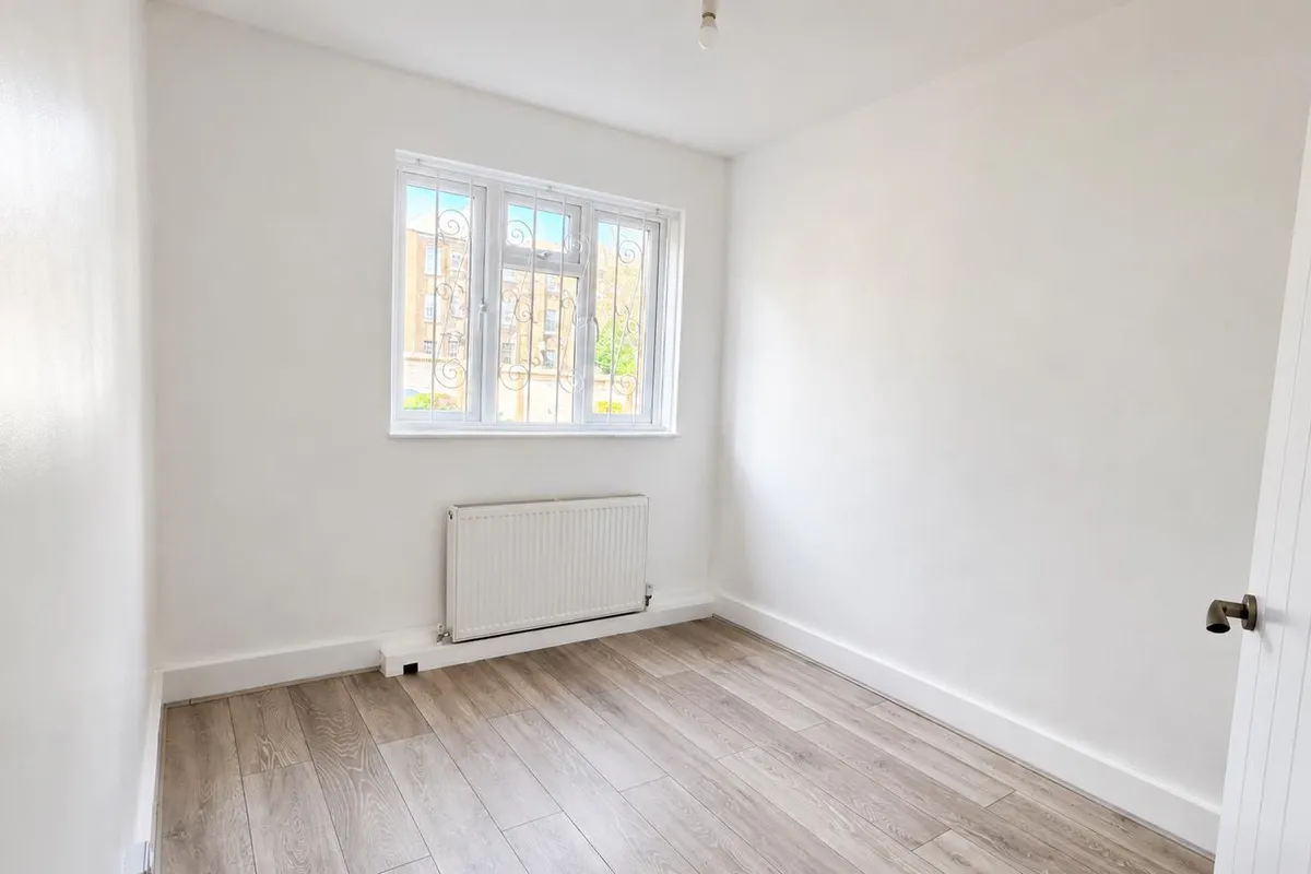 Flat Brixton Hill in Greater London