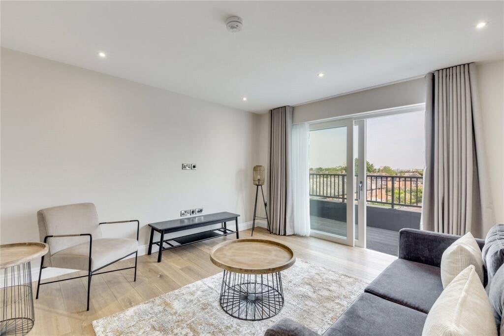 Flat Purley Avenue in Greater London