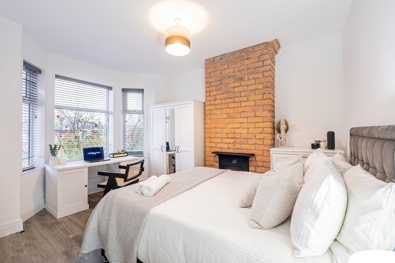 Room Lloyd Street South in Manchester