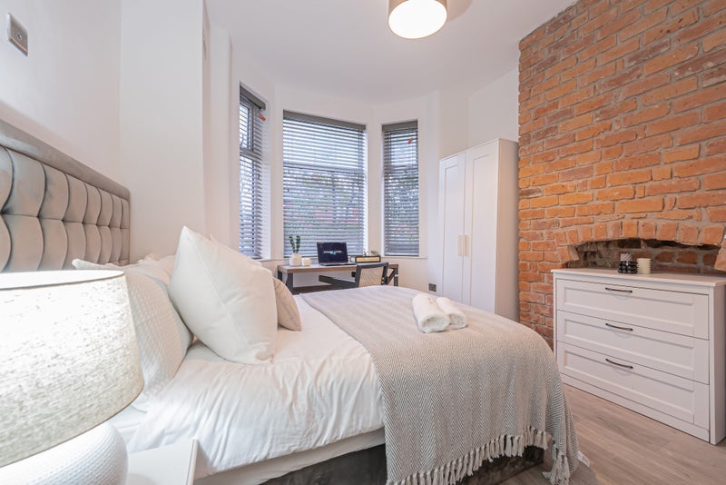 Room Lloyd Street South in Manchester