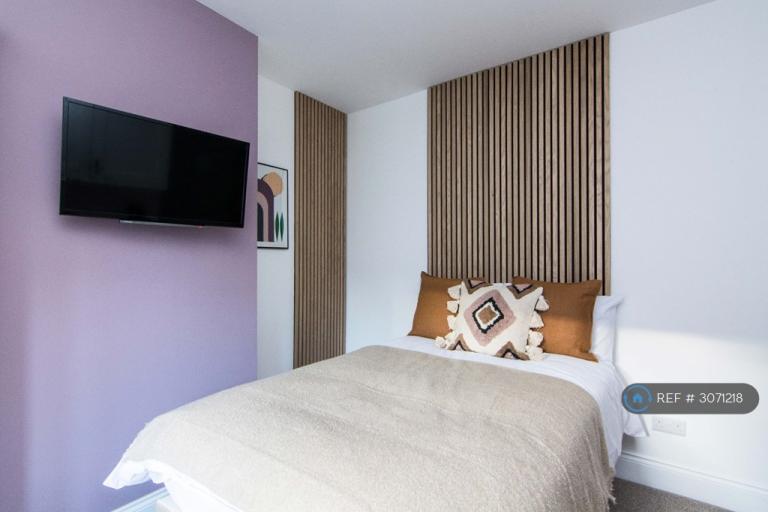 Room Market Street in Rugby