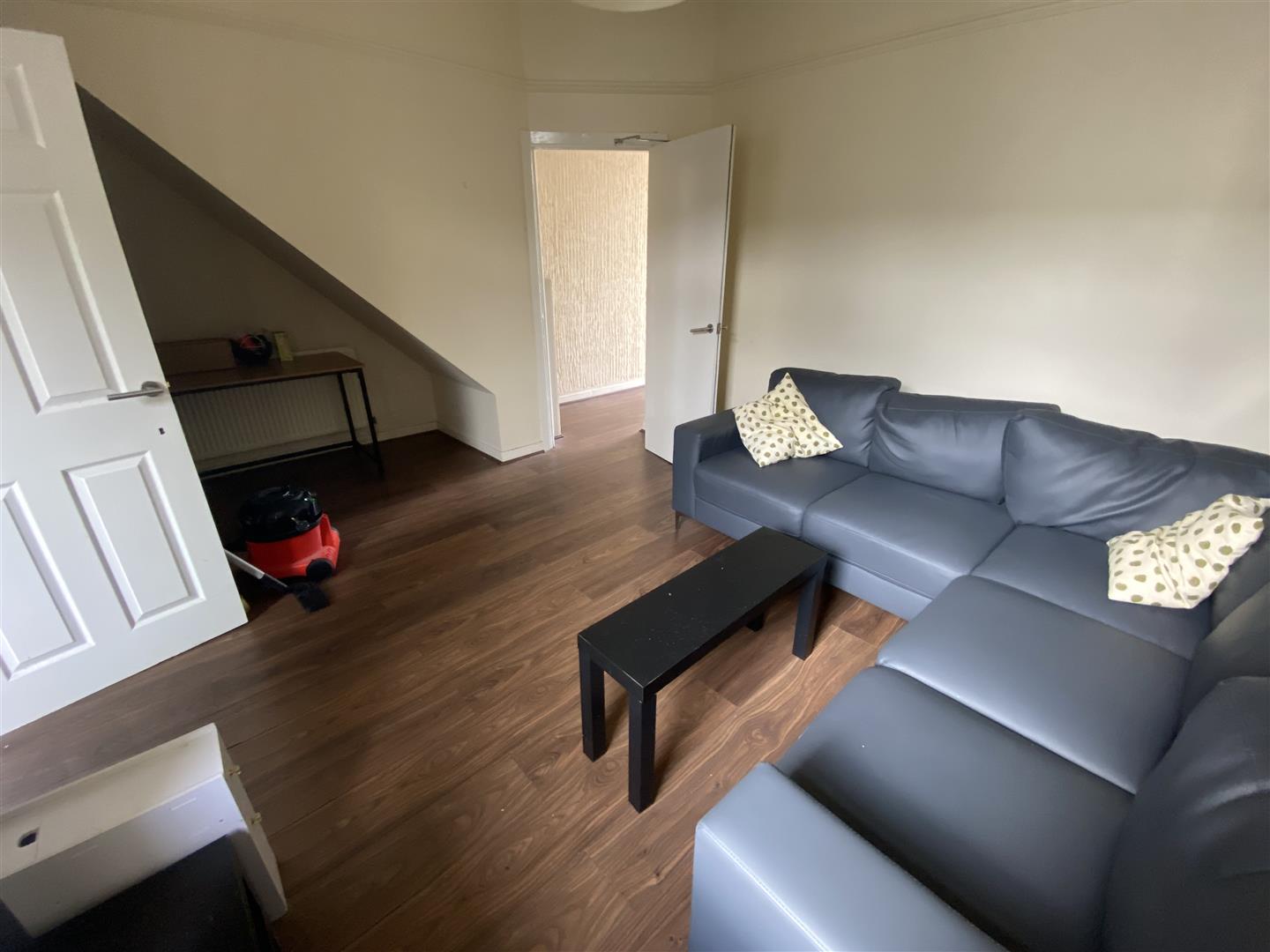 Flat Ceridwen Terrace in Pontypridd
