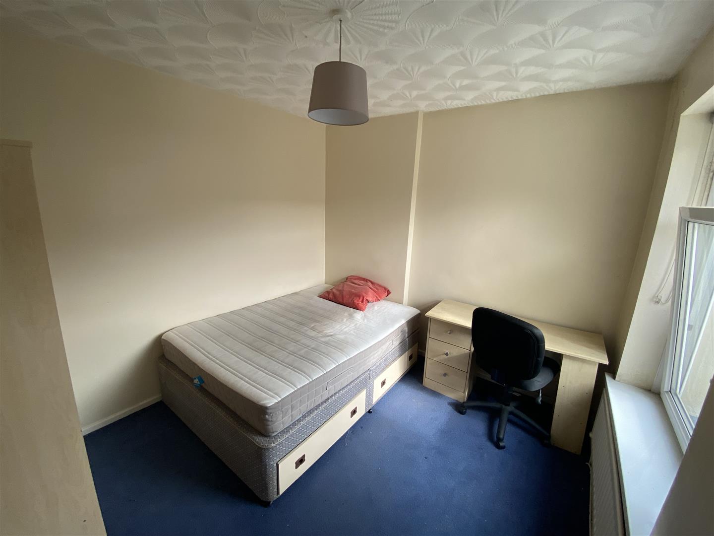 Flat Ceridwen Terrace in Pontypridd