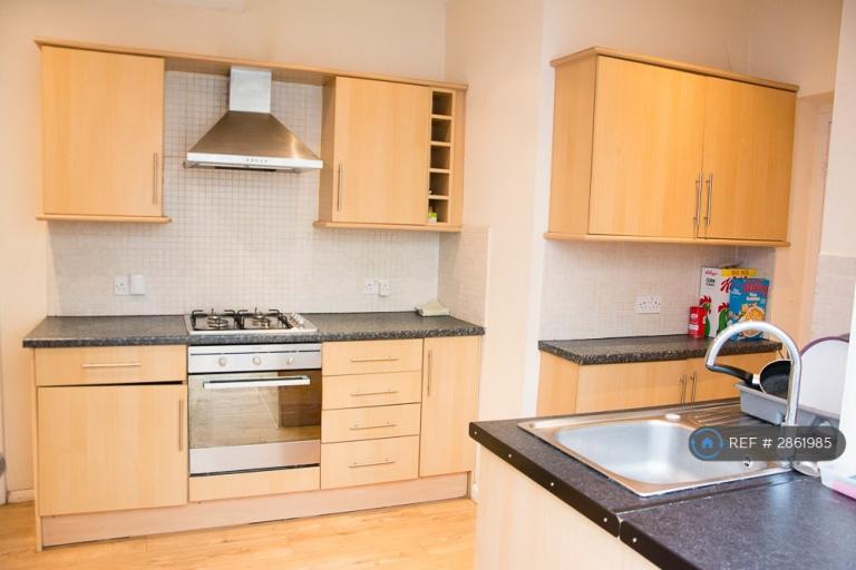Room Roehampton Vale in Greater London