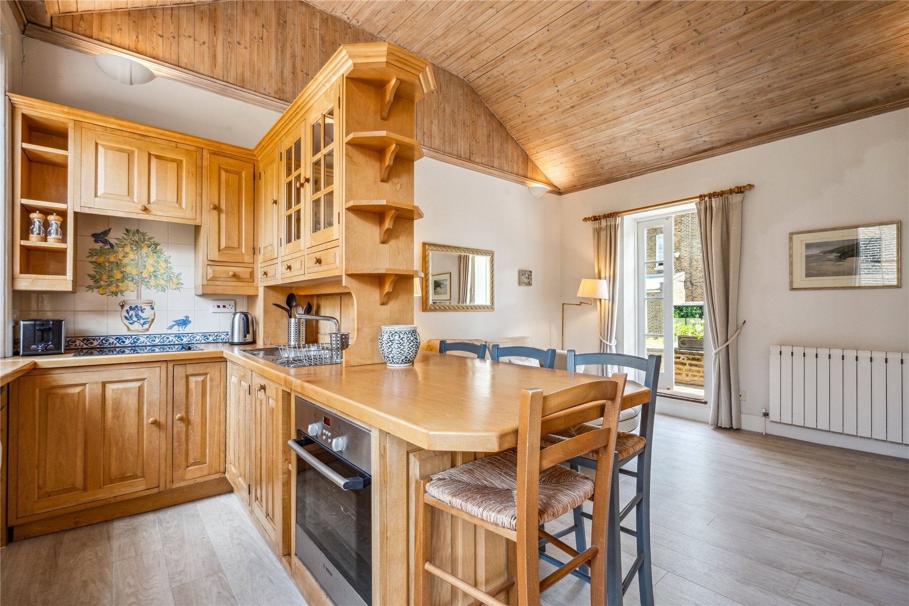 Flat Lucerne Mews in Greater London