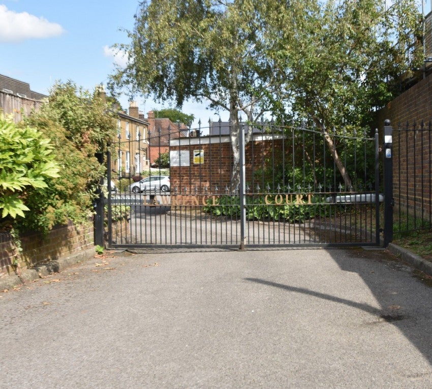 Flat Lawrence Grove in Southampton