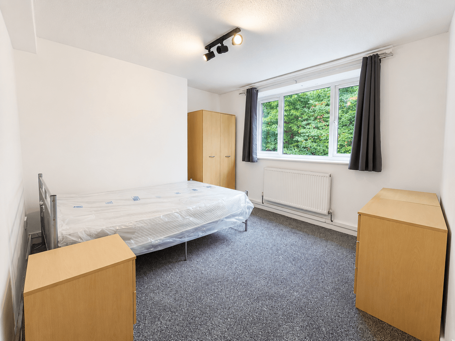 Flat Asgard Drive in Salford