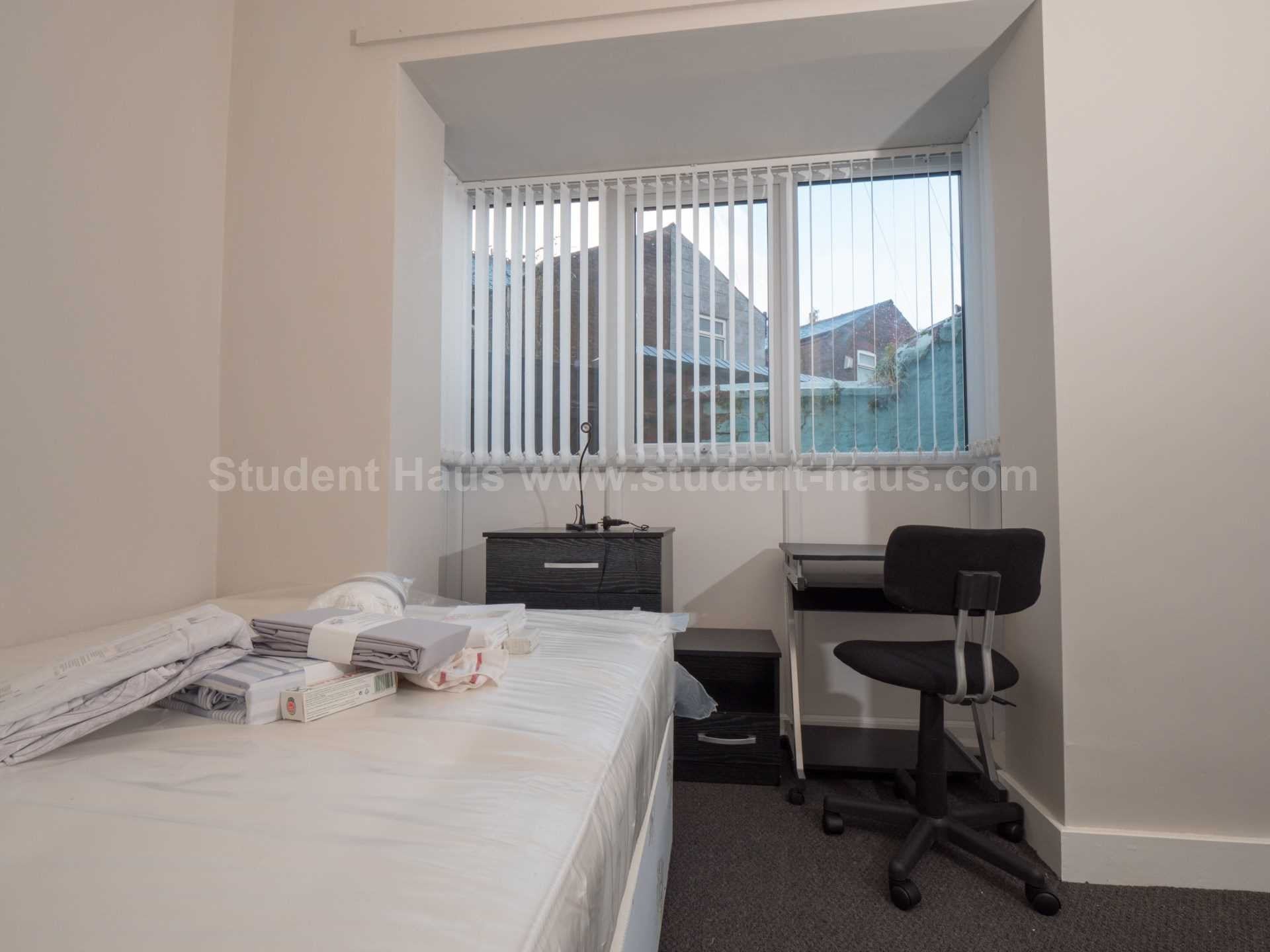 Room Romney Street in Salford