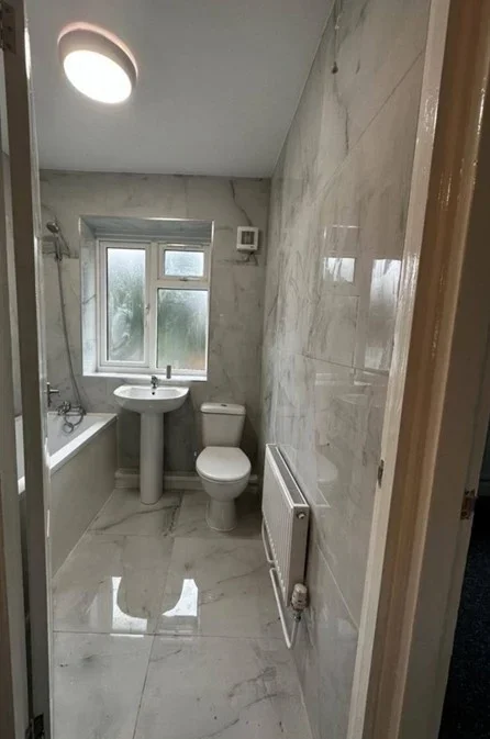 Room St Andrews Avenue in Greater London