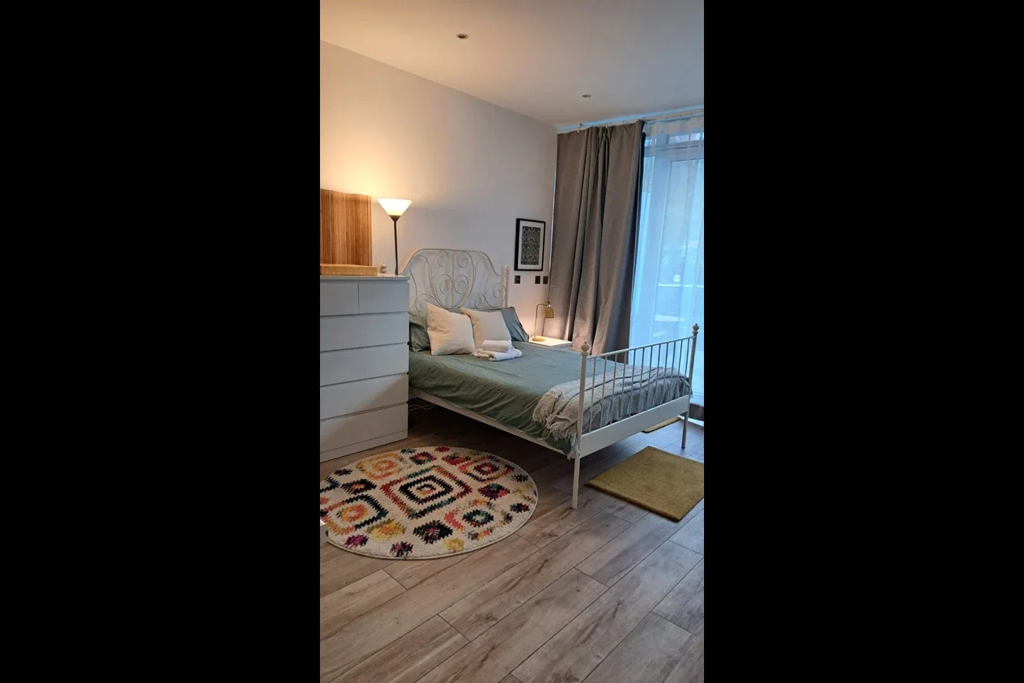 Flat Queenstown Road in Greater London