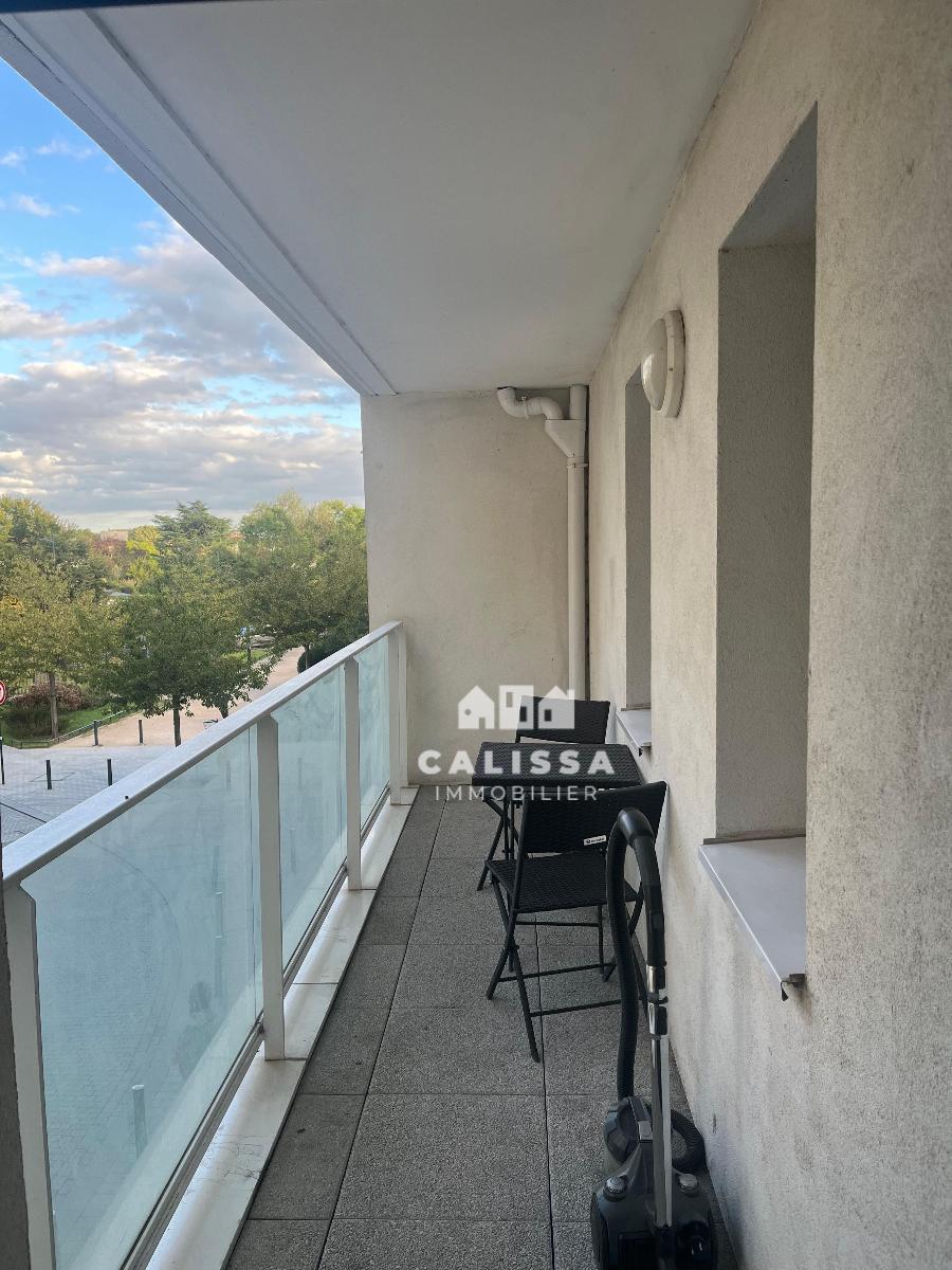Flat Rue Louise Weiss in Toulouse