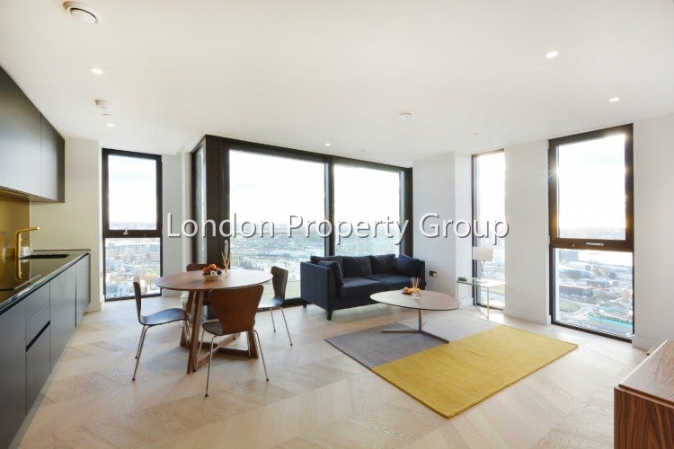 Flat Giffin Street in Greater London