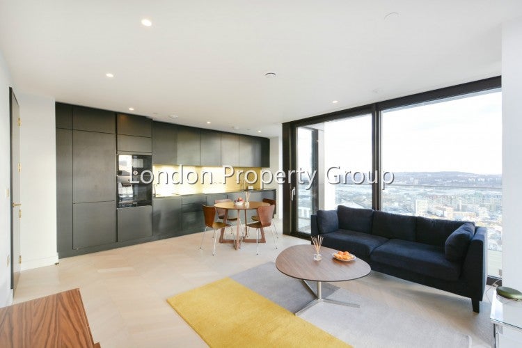Flat Giffin Street in Greater London