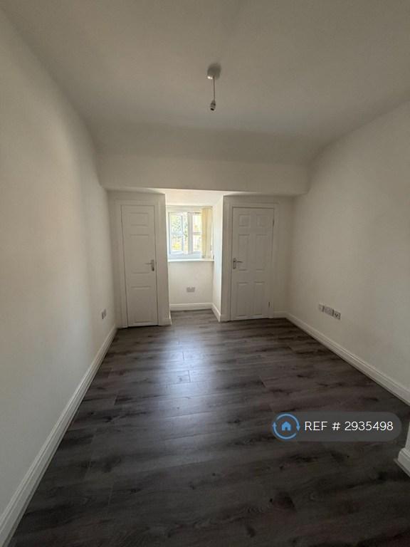 Flat Quarry Gardens in Huyton