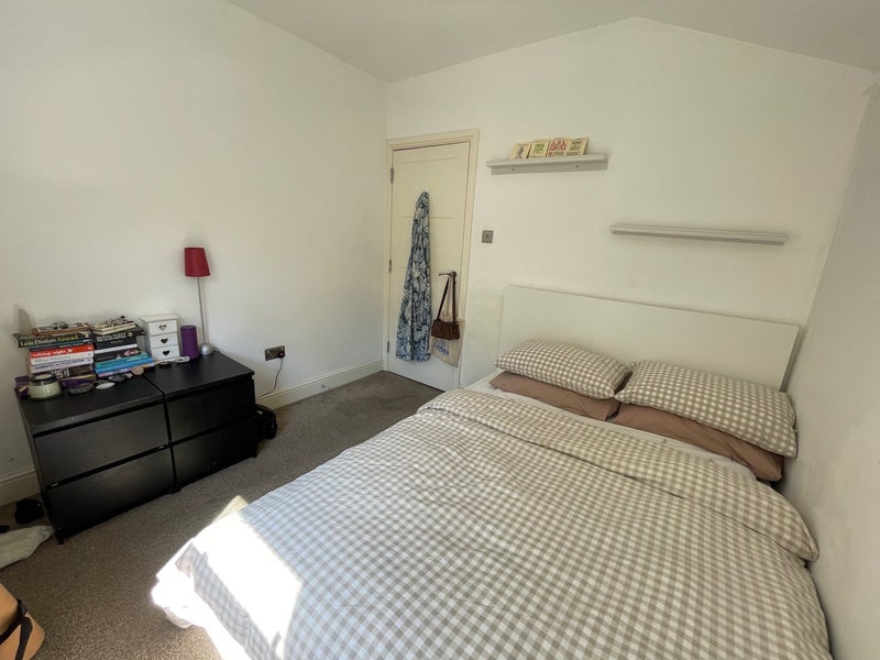 Room Kerrison Road in Greater London