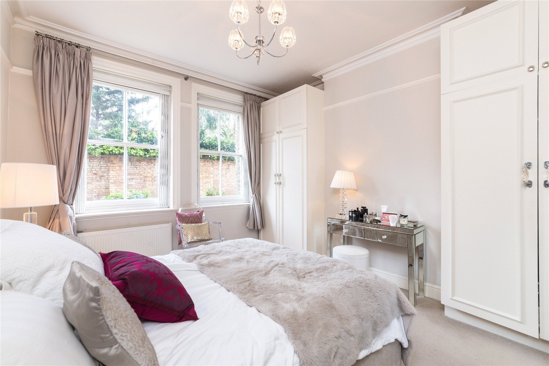 Flat Pulton Place in Greater London