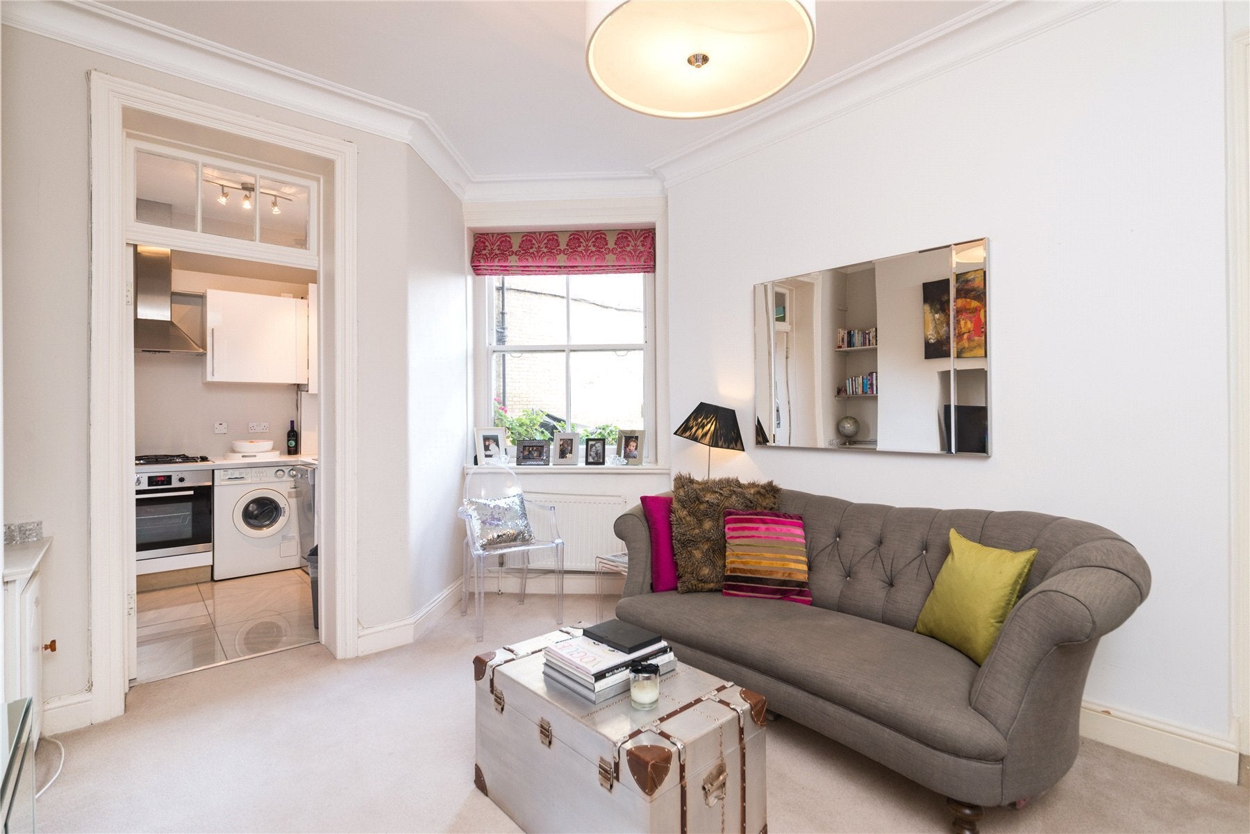 Flat Pulton Place in Greater London