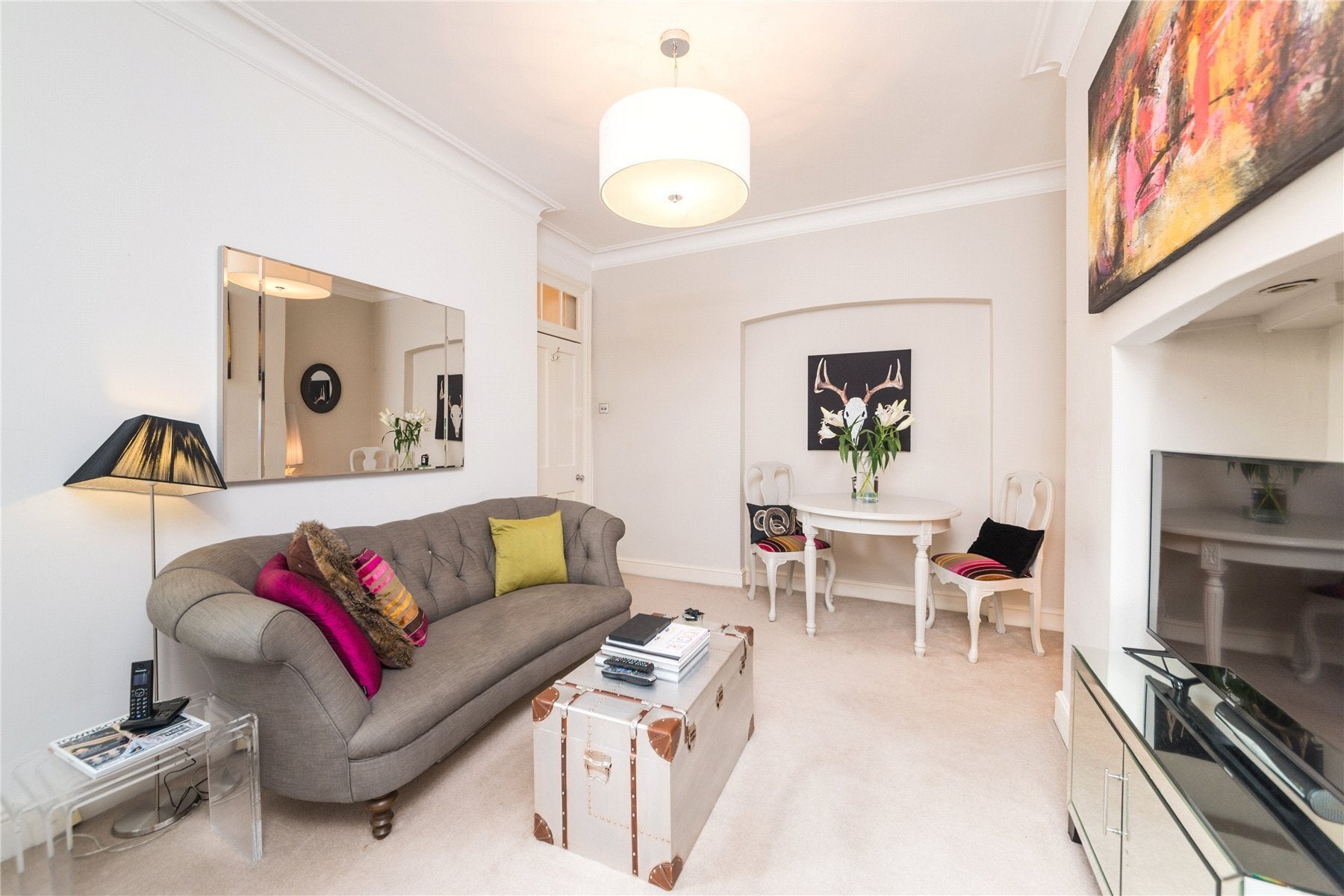 Flat Pulton Place in Greater London