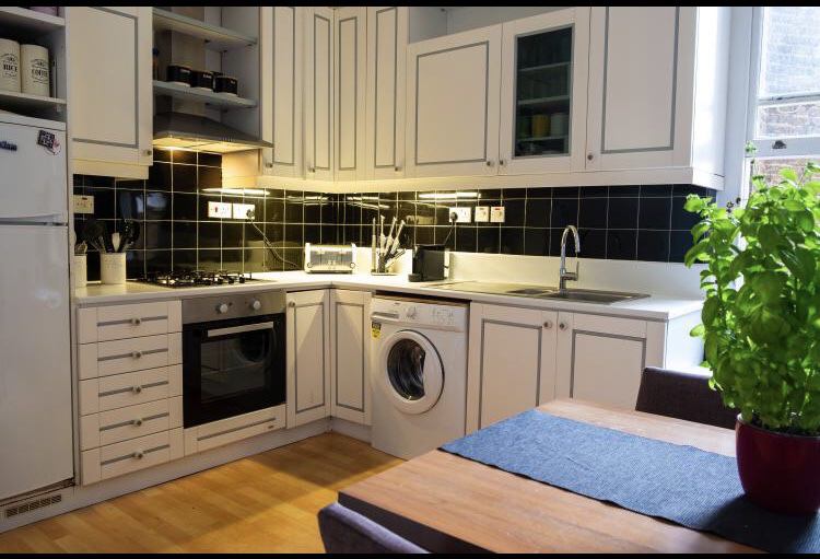 Room Elgin Avenue in City of Westminster