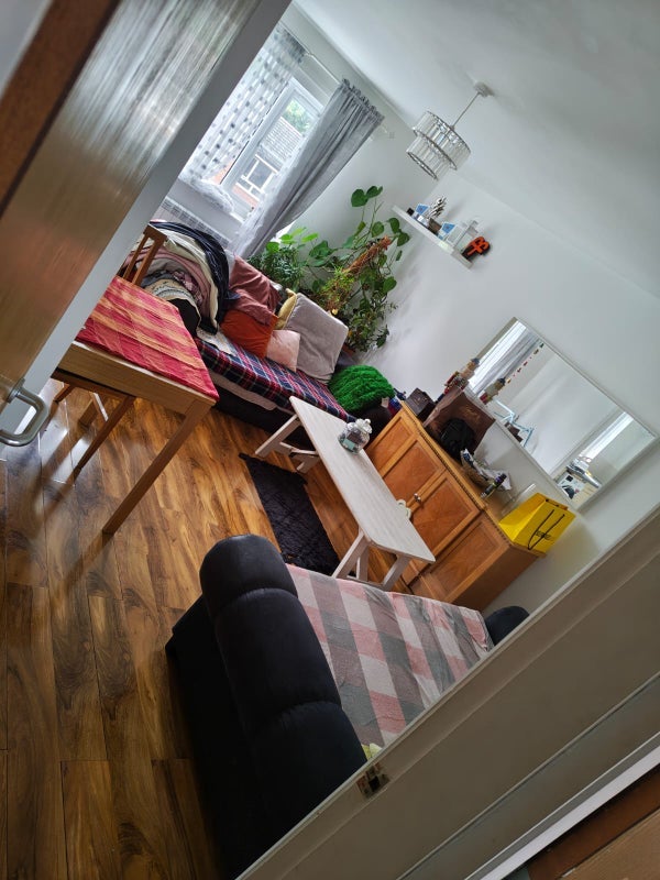 Room Cleveland Road in Manchester