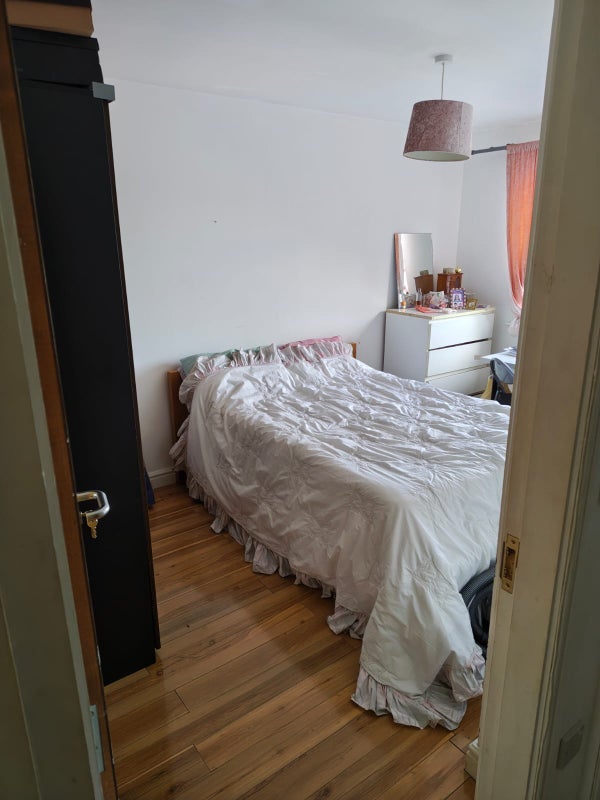 Room Cleveland Road in Manchester