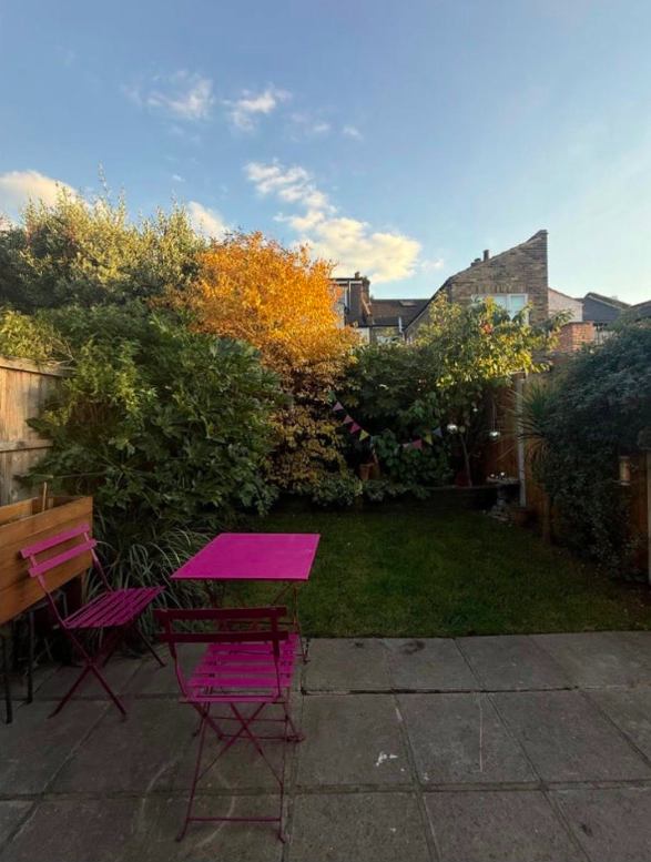 Room Louise Road in Greater London