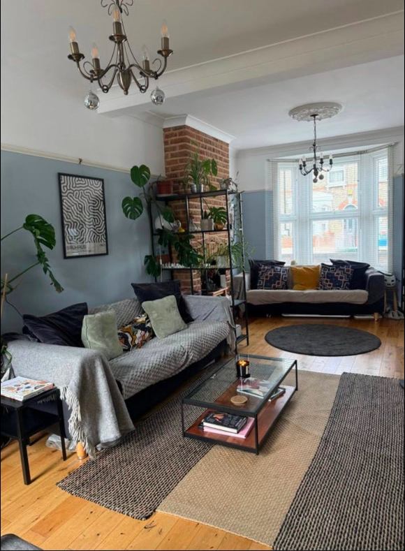 Room Louise Road in Greater London