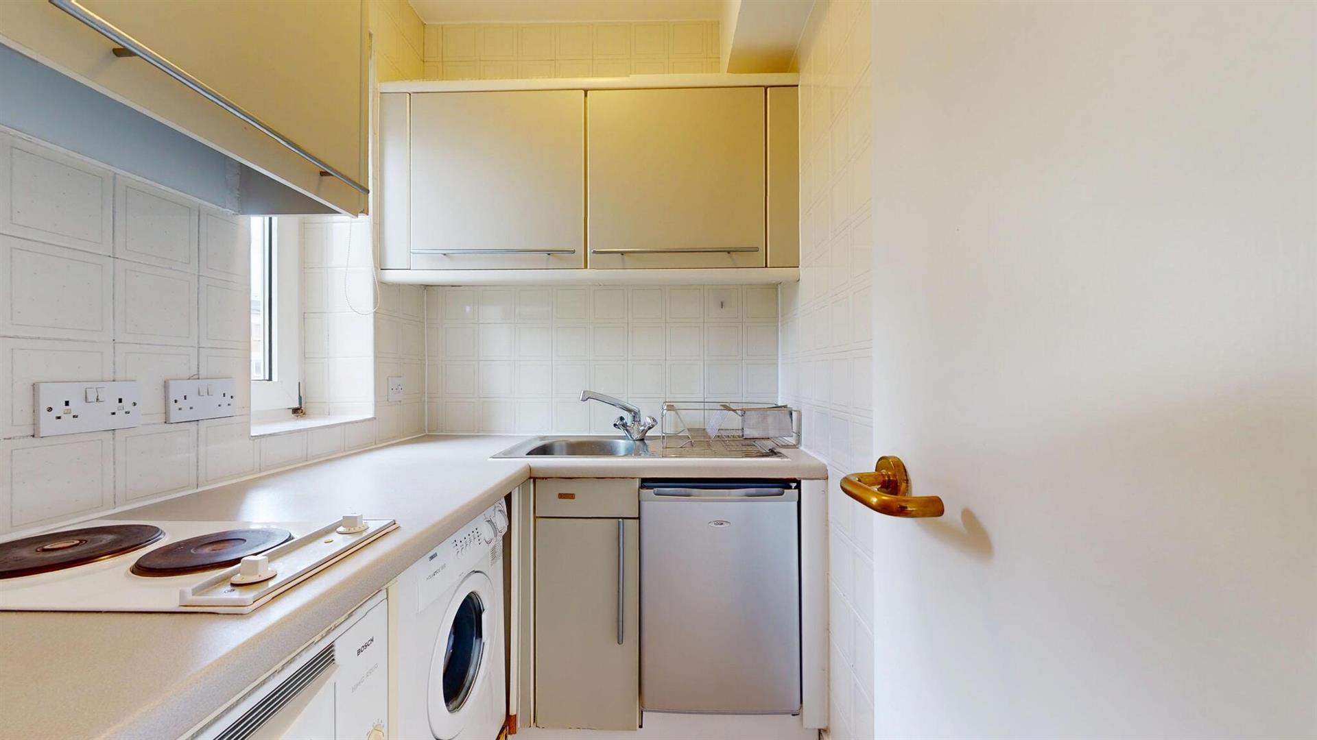 Flat Lucan Place in Greater London
