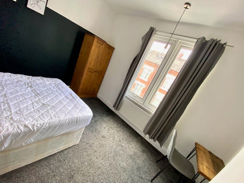 Room Ullswater Street in Leicester