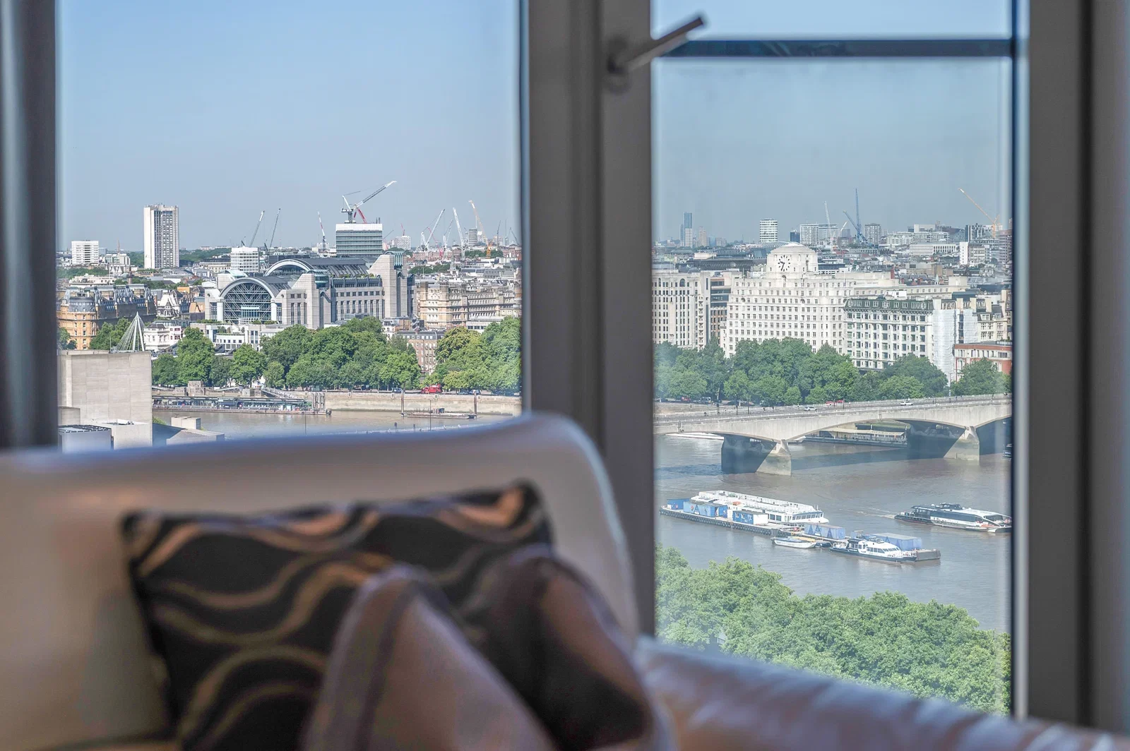 Flat Upper Ground in London
