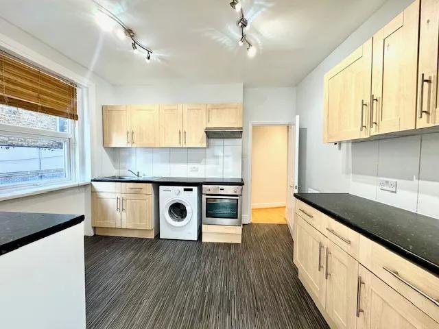 Flat Lower Clapton Road in Greater London