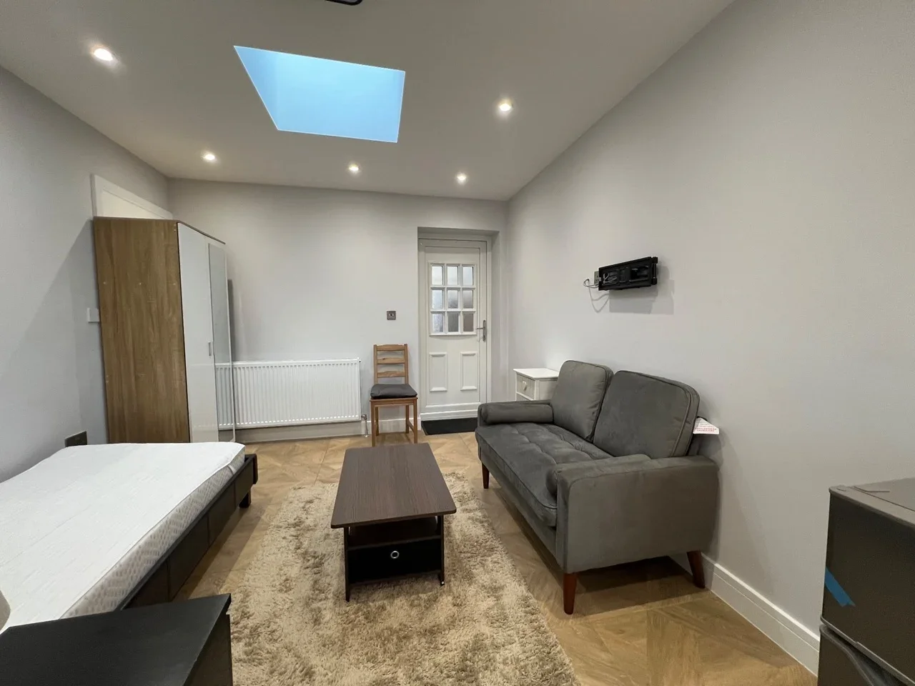 Flat Westgate Crescent in Slough